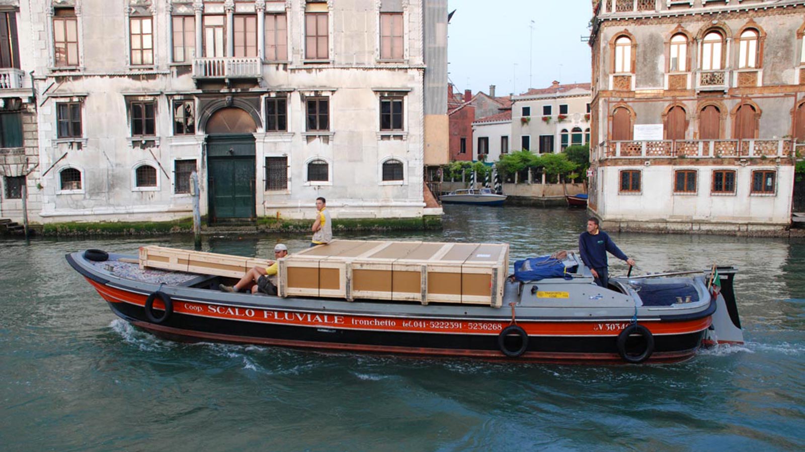 Trasporto merci nella laguna di Venezia