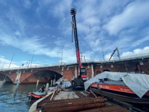 Scalo Fluviale Venezia banchina Tronchetto sollevatore telescopico ibrido